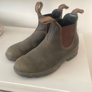 Size 3 blundstones
